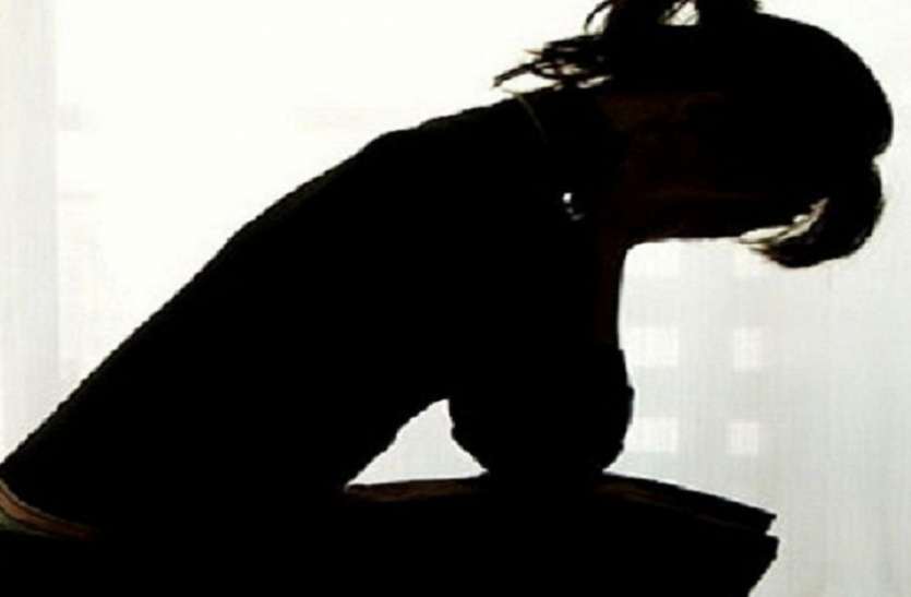 Facebook friend raped an intoxicated cold drink Moradabad : फेसबुक पर दोस्ती करके बीटेक के स्टूडेंट ने किया युवती से दुष्कर्म