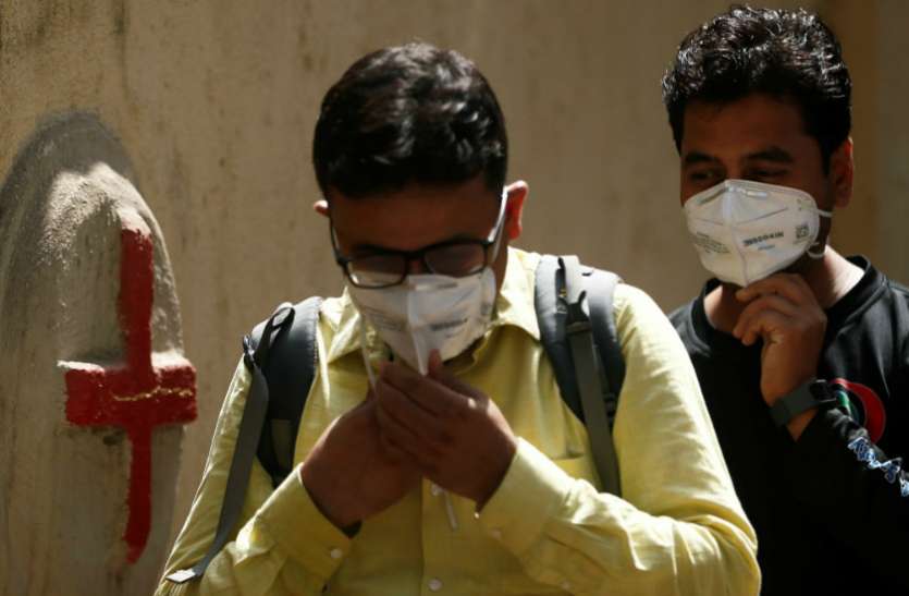 irritated_over_coronavirus_awareness_caller_tune.jpg सावधान: इन चीजों से फौरन बना लें दूरी, वरना 100% हो जाएगें कोरोना के शिकार