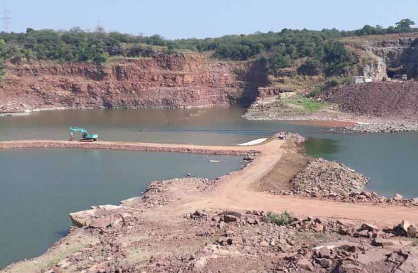Farmers will have to wait more than two and a half years to avail the Parvan Dam परवन बांध का लाभ उठाने के लिए किसानों को अभी ढाई साल से अधिक करना होगा इंतजार