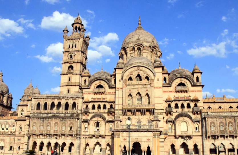 ज्योतिरादित्य को भाजपा में लाने में वडोदरा के पूर्व राजपरिवार की अहम भूमिका ज्योतिरादित्य को भाजपा में लाने में वडोदरा के पूर्व राजपरिवार की अहम भूमिका
