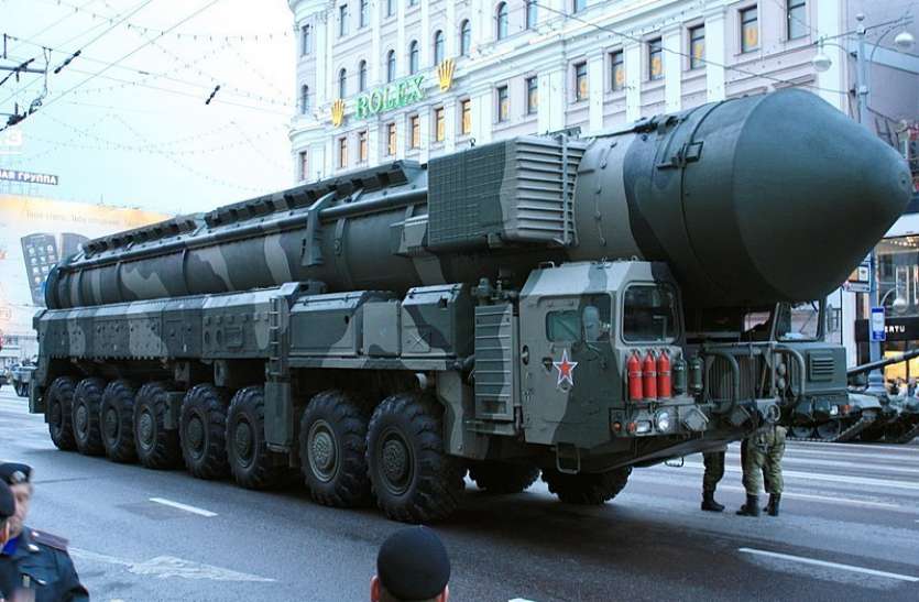 nuclear weapon पाकिस्तान के पास भारत से ज्यादा है परमाणु बमों का जखीरा, किस देश के पास कितने बम?