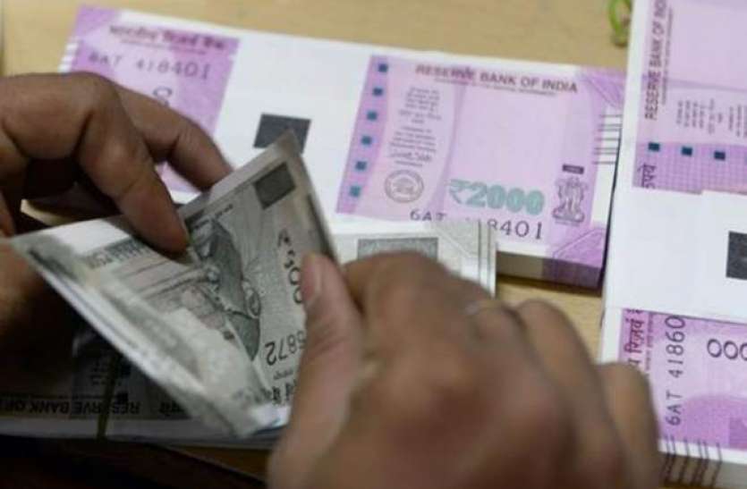 cash660.jpg नया तरीका: साइबर ठगों ने बनाया ऐसा मायाजाल, पीडित खुद ही उनके खातों में रकम जमा कराता रहा... इतने लाख गवांए