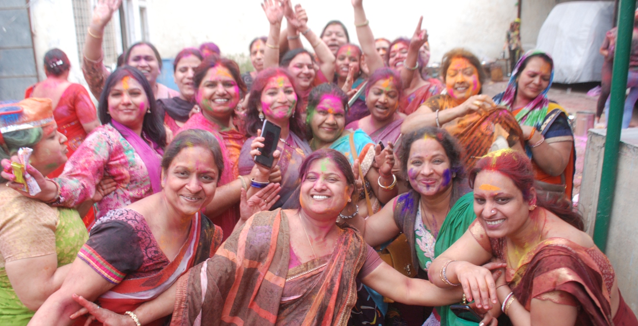 श्रीनाथ जी की हवेली में सजी झांकियां, महिलाओं ने खेली होली-डोलोत्सव में गाए गए रसिया