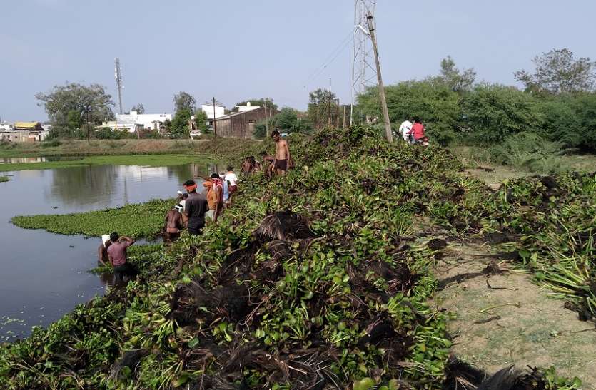 मछुआरों पर नहीं तो इनके बच्चों पर तरस खाए प्रशासन- मछुआरों पर नहीं तो इनके बच्चों पर तरस खाए प्रशासन-
