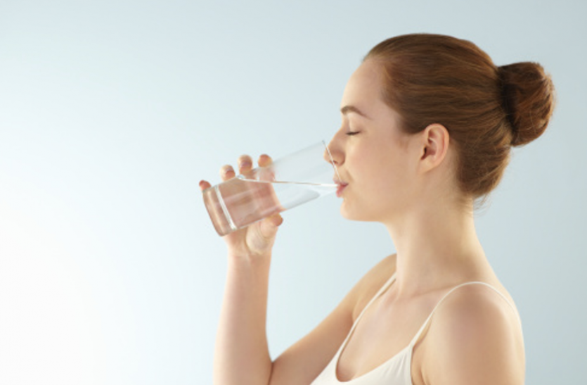 5-ways-drinking-water-can-improve-your-oral-health-carillon-family-dental