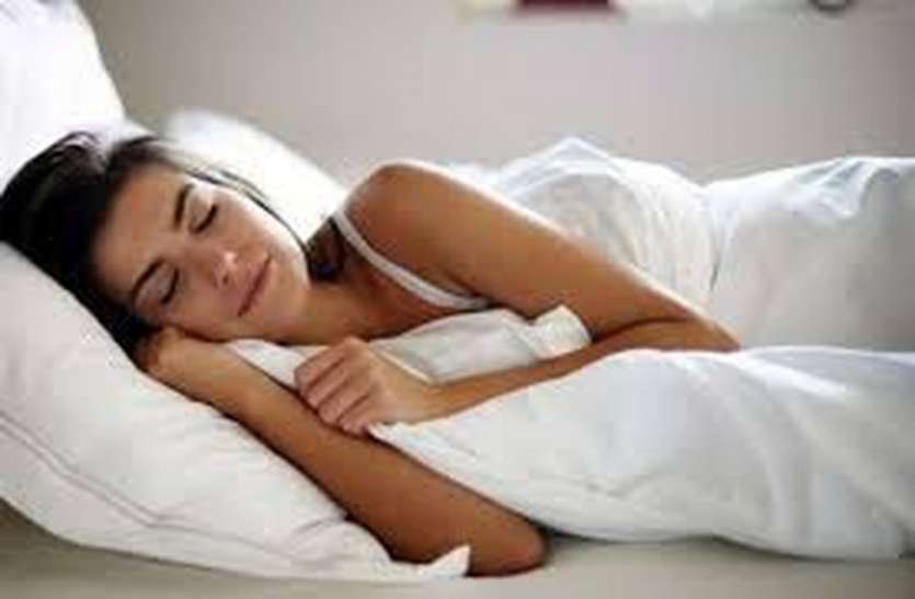 Sleeping Tips Health Tips : अच्छी नींद आए इसलिए रोजाना खाएं यह फूड्स