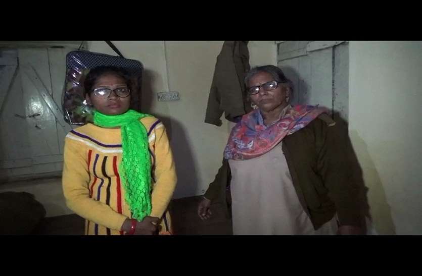 kalyugi_maa.jpg Moradabad: दुधमुंही बच्ची को कलयुगी मां ने महज दस हजार में बेचा, पुलिस ने किया गिरफ्तार