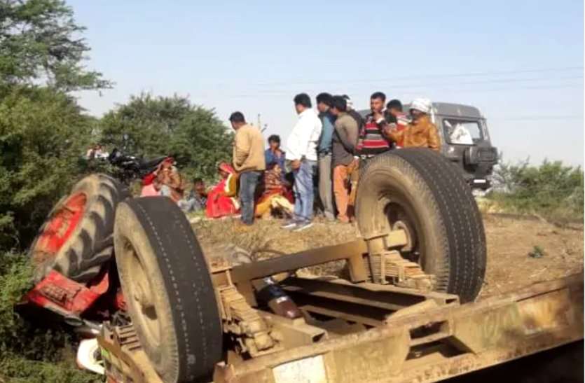 karila-accident.jpg जिस बच्चे के जन्म की मन्नत पूरी करने जा रहे थे, उसी की हो गई मौत