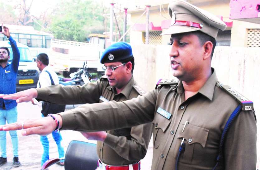 डीएसपी के साथ महिला कमांडो ने ली स्वच्छता की शपथ, प्लास्टिक का उपयोग नहीं करने व लोगों को प्रेरित करने लिया संकल्प डीएसपी के साथ महिला कमांडो ने ली स्वच्छता की शपथ, प्लास्टिक का उपयोग नहीं करने व लोगों को प्रेरित करने लिया संकल्प