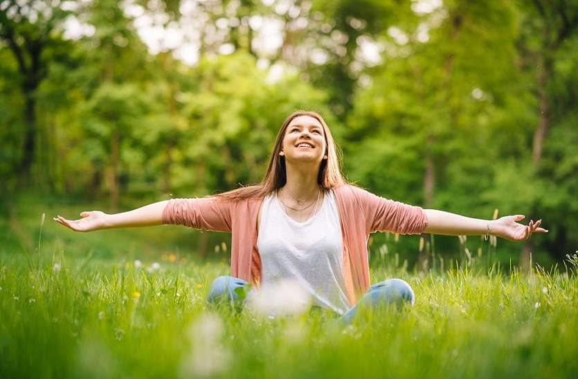 Happiness World Happiness Day: जीवन के ये मंत्र कर देंगे टेंशन दूर..जानिए