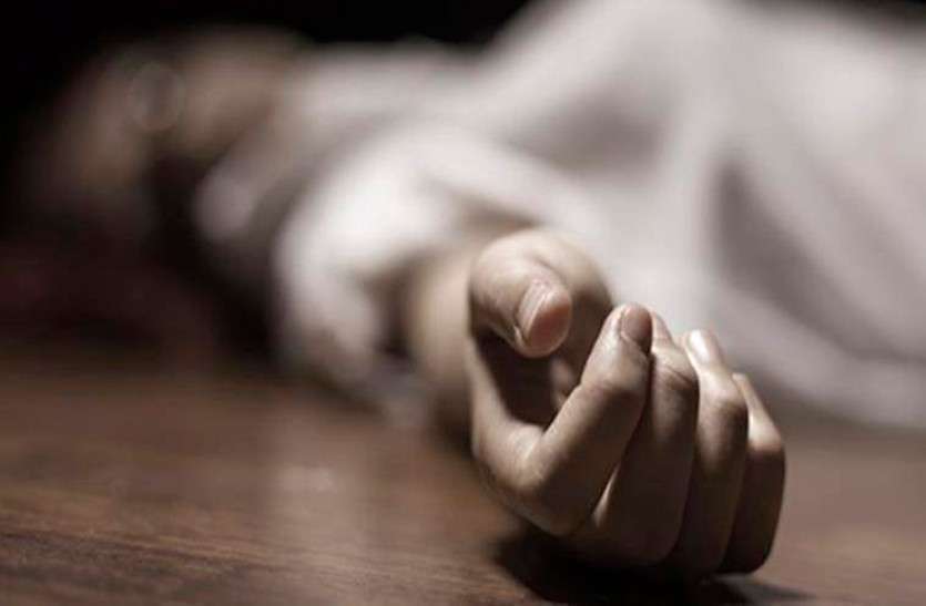 death_1.jpg रेल पटरी पार करते वक्त हादसा, एक व्यक्ति की मौत
