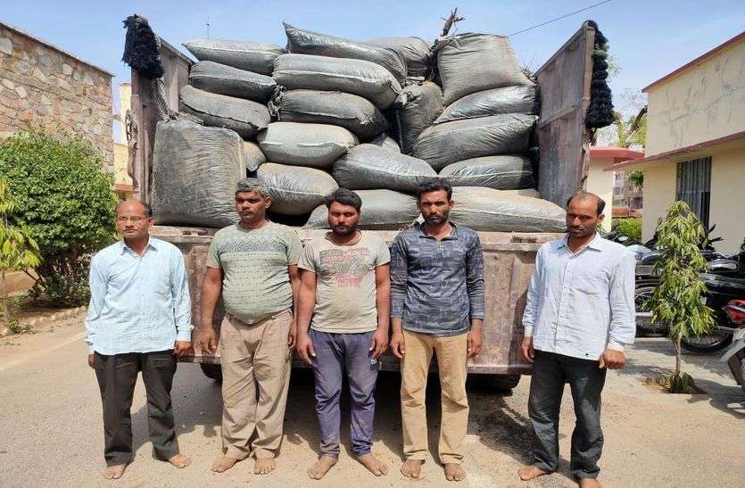 670 किलो डोडा पोस्त बरामद कर पांच गिरफ्तार राजस्थान : मध्यप्रदेश से लेकर पंजाब तक जुड़े तस्करों के कनेक्शन, जानें कैसे चला एसओजी का 14 घंटे ऑपरेशन