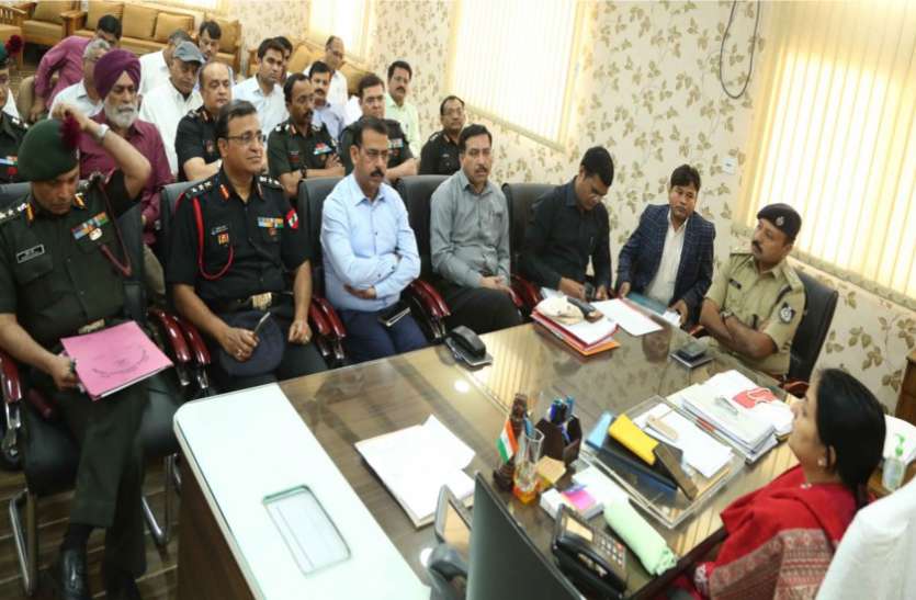 कोरोना से लडऩे सेना-प्रशासन ने कसी कमर, एमआरसी -ढाना में तैयार होंगे 300 क्षमता के आइसोलेशन वार्ड कोरोना से लडऩे सेना-प्रशासन ने कसी कमर, एमआरसी -ढाना में तैयार होंगे 300 क्षमता के आइसोलेशन वार्ड