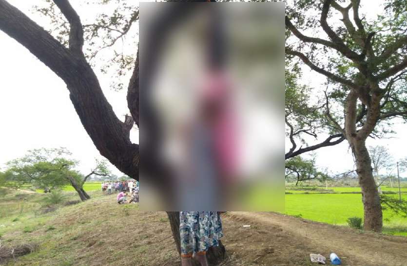 सगी बहनों से मामा ने किया दुष्कर्म, दोनों ने पेड़ में फांसी लगाकर कर ली आत्महत्या, सुसाइड नोट से खुला राज