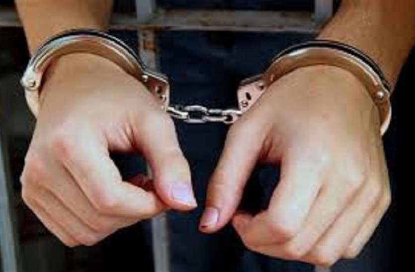 West Bengal:कोरोना का दवा बताकर गोमूत्र और गोबर बेचने के आरोप में एक गिरफ्तार दहेज हत्या के मामले में पति गिरफ्तार
