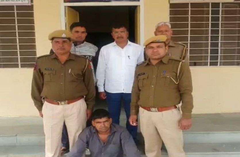 एटीएम में पासवर्ड डाल कर 8.5 लाख रुपए निकाल लिए तीन महीने से कंपनी ने सैलेरी नहीं दी तो एटीएम से चुराए 8.5 लाख, जानें क्या हुआ