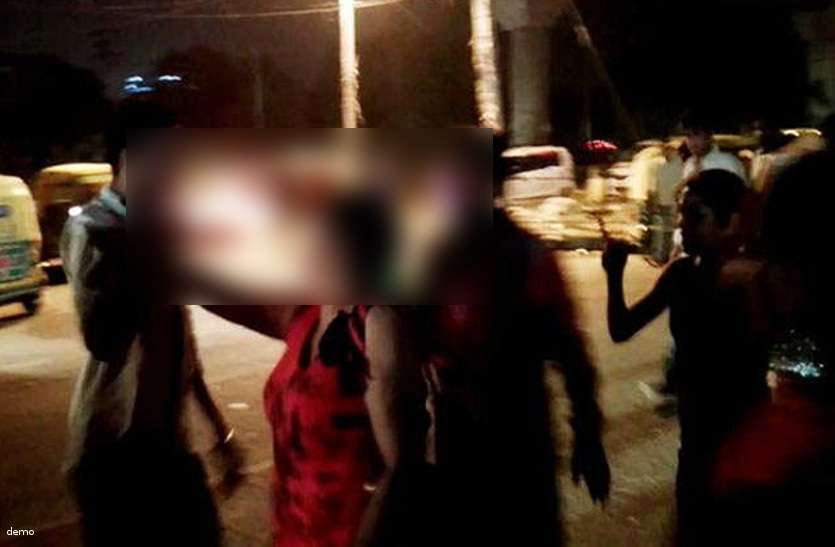 भांजी की सगाई में जा रही मामी से चाकू की नोंक पर दो युवकों ने किया गंदा काम, मामा पर हमला भांजी की सगाई में जा रही मामी से चाकू की नोंक पर दो युवकों ने किया गंदा काम, मामा पर हमला