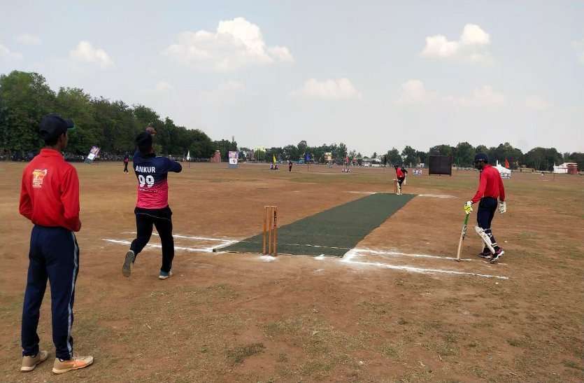 सनराइजर्स ने राजपुताना रॉयल को 16 ओवर 4 विकेट के नुकसान से हराया सनराइजर्स ने राजपुताना रॉयल को 16 ओवर 4 विकेट के नुकसान से हराया