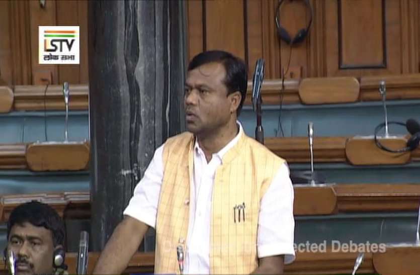 लोकसभा में पहली बार गूंजी बस्तर में फ्लोराइड की समस्या, सांसद दीपक बैज ने कहा जल्द करें इसका निदान लोकसभा में पहली बार गूंजी बस्तर में फ्लोराइड की समस्या, सांसद दीपक बैज ने कहा जल्द करें इसका निदान