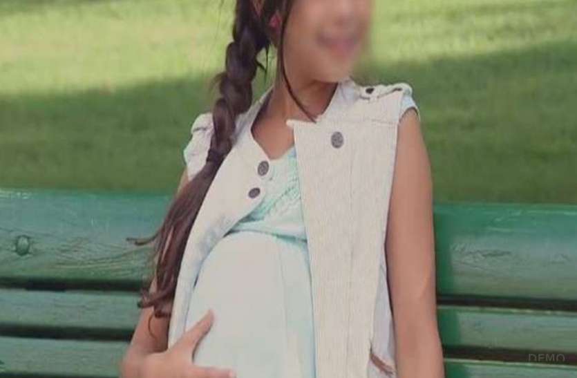 कानूनी दावं-पेंच में फंसी 11 साल की दुष्कर्म पीड़िता की जान, 6 महीने से गर्भवती बच्ची को है गर्भपात के आदेश का इन्तजार कानूनी दावं-पेंच में फंसी 11 साल की दुष्कर्म पीड़िता की जान, 6 महीने से गर्भवती बच्ची को है गर्भपात के आदेश का इंतजार
