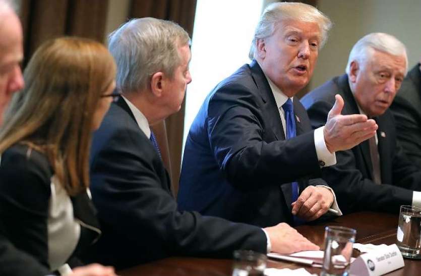 US ECONOMY अमेरिकी नागरिकों की चांदी ! मंदी के असर को कम करने के लिए सरकार देगी 74000 रुपए