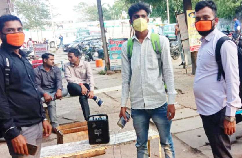 Singrauli nagar nigam launched cleanliness campaign in wake of Corona virus शहर की सफाई में जुटी 10 टीम, 10 दल रहवासियों को कर रहे जागरूक
