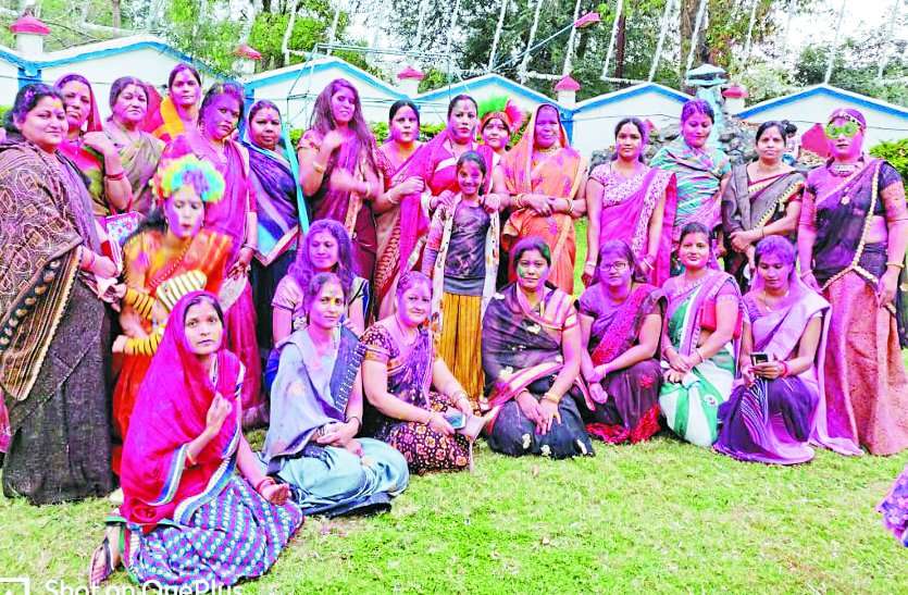 Holi Milan Samaroh महिलाओं का होली मिलन समारोह