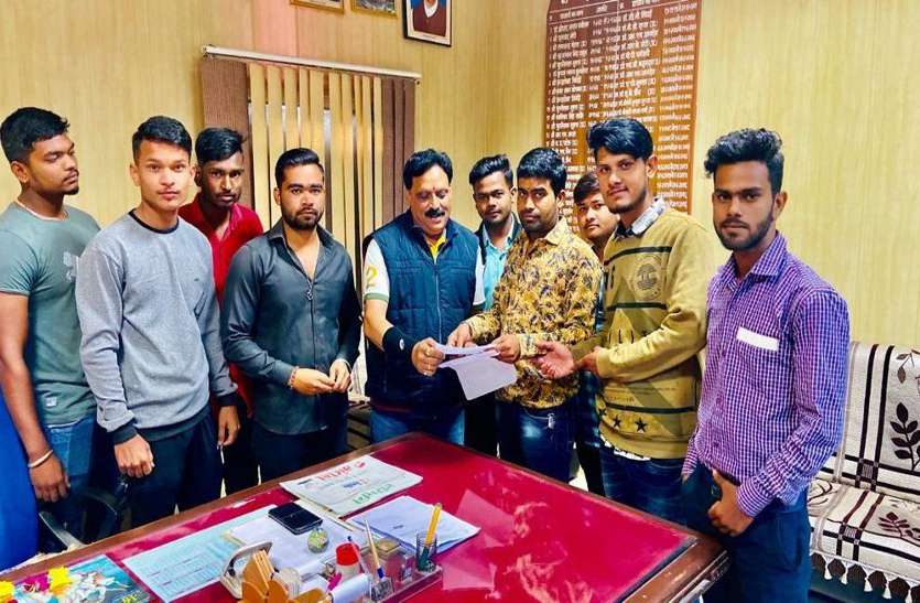 Corona virus: छात्रों की मांग पर कॉलेज ने परीक्षाएं 31 मार्च तक की स्थगित Corona virus: छात्रों की मांग पर कॉलेज ने परीक्षाएं 31 मार्च तक की स्थगित