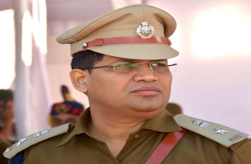 जब SSP ने भरी मीटिंग में कहा, मेरा फोन नहीं उठाते थानेदार तो जनता की क्या सुनते होंगे...पसर गया हॉल में सन्नाटा जब SSP ने भरी मीटिंग में कहा, मेरा फोन नहीं उठाते थानेदार तो जनता की क्या सुनते होंगे...पसर गया हॉल में सन्नाटा