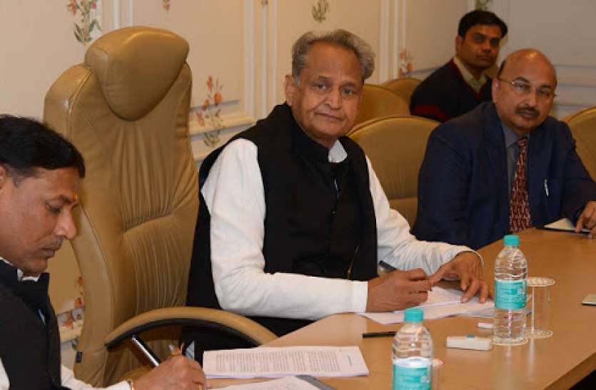 Big decision to defend against Corona, board examinations postponed in कोरोना से बचाव के लिए बड़ा फैसला, राजस्थान में बोर्ड परीक्षाएं की स्थगित