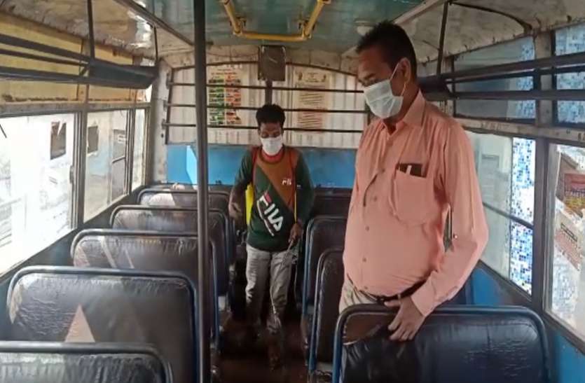 bijnor2.jpg Coronavirus: UP रोडवेज की बसों को सैनिटाइज करने का काम शुरू