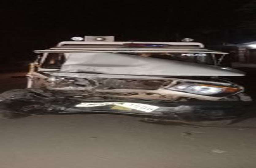 Accident happened at Bahodapur Tirahe सीएसपी की गाडी में ट्रक ने टक्कर मारी, चालक घायल