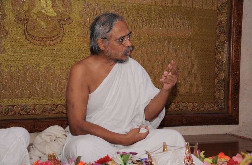 नियमित साधना के साथ प्रार्थना भी करें: आचार्य देवेंद्रसागर नियमित साधना के साथ प्रार्थना भी करें: आचार्य देवेंद्रसागर