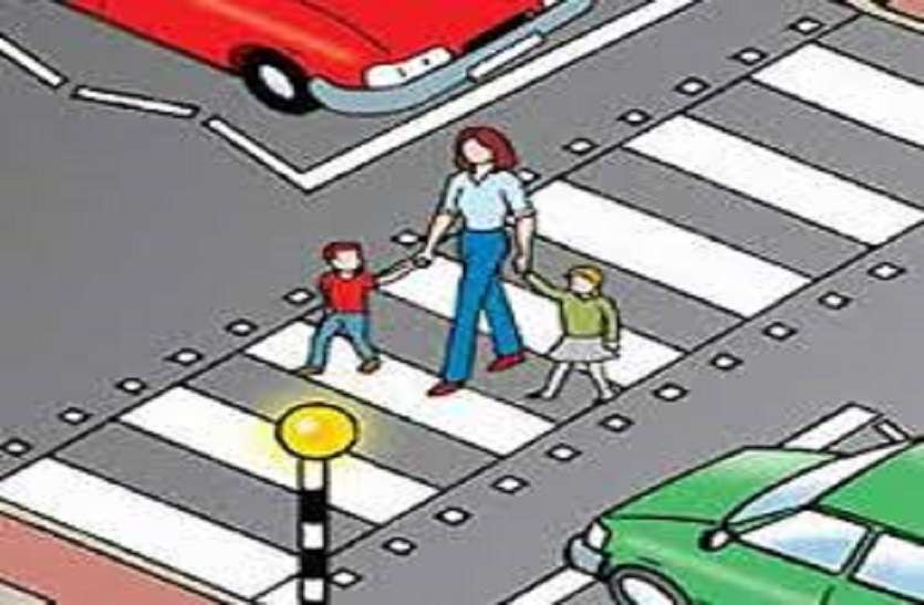 सड़क सुरक्षा नियमों का कड़ाई से पालन कराने के निर्देश सड़क सुरक्षा नियमों का कड़ाई से पालन कराने के निर्देश
