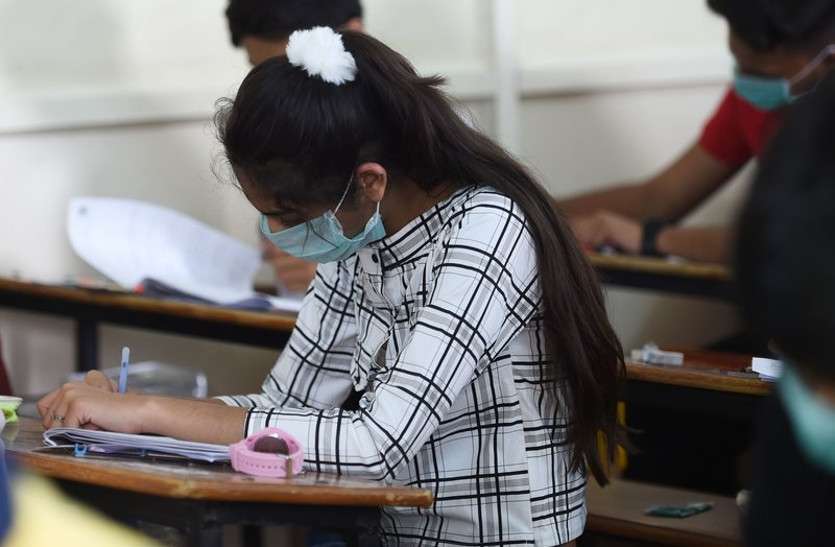 coronavirus in rajasthan all Board exam postponed कोरोना वायरस: मुख्यमंत्री अशोक गहलोत का बड़ा फैसला, स्कूल, कॉलेज और बोर्ड परीक्षाएं स्थगित