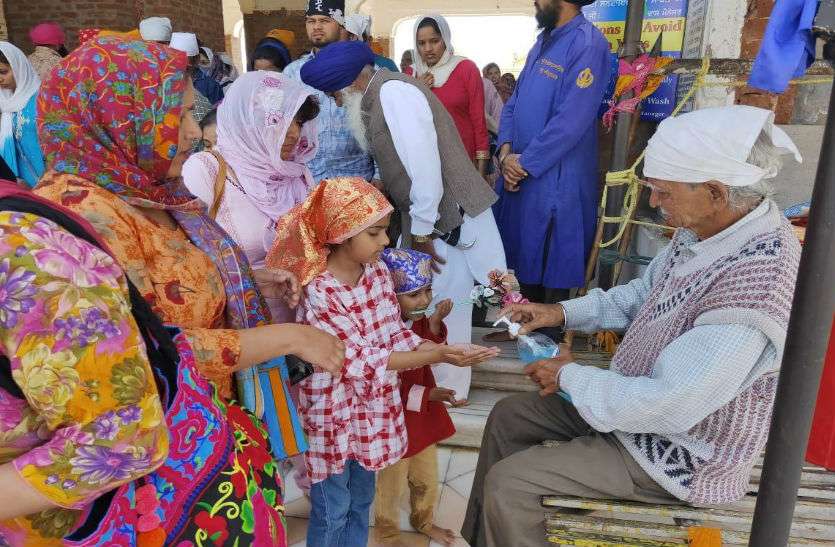 No fear of Coronavirus in Golden Temple Harmandir Sahib Amritsar