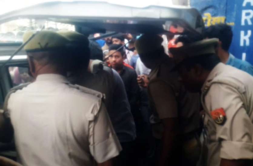 meerut खेत में दो शव मिलने से फैली सनसनी, परिजनों ने हत्या का आरोप लगाकर किया हंगामा