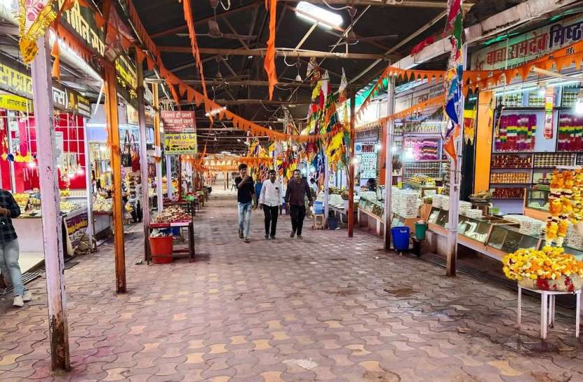 दहशत: श्रद्धालुओं की आवक में हुई 80 फीसदी तक की कमी दहशत: श्रद्धालुओं की आवक में हुई 80 फीसदी तक की कमी