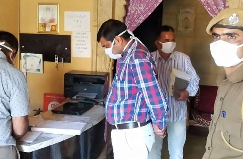 कोरोना वायरस: शहर में 10 टीमों ने किया 45 होटलों का आकस्मिक निरीक्षण कोरोना वायरस: शहर में 10 टीमों ने किया 45 होटलों का आकस्मिक निरीक्षण