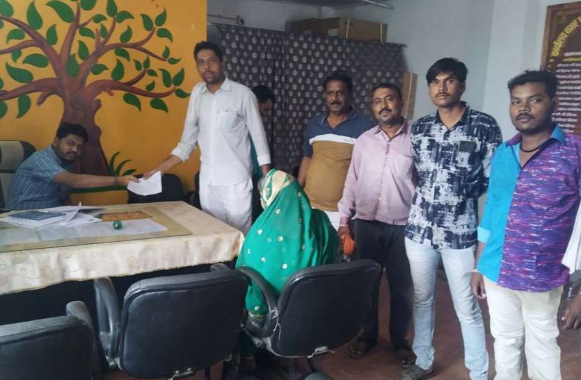 ठेकेदारों ने नहीं लिया नीलामी में भाग ठेकेदारों ने नहीं लिया नीलामी में भाग