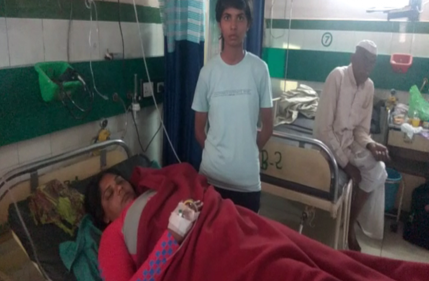 mahila.png प्रोपर्टी डीलर पर रेप का आरोप लगाने के बाद महिला ने खाया जहर