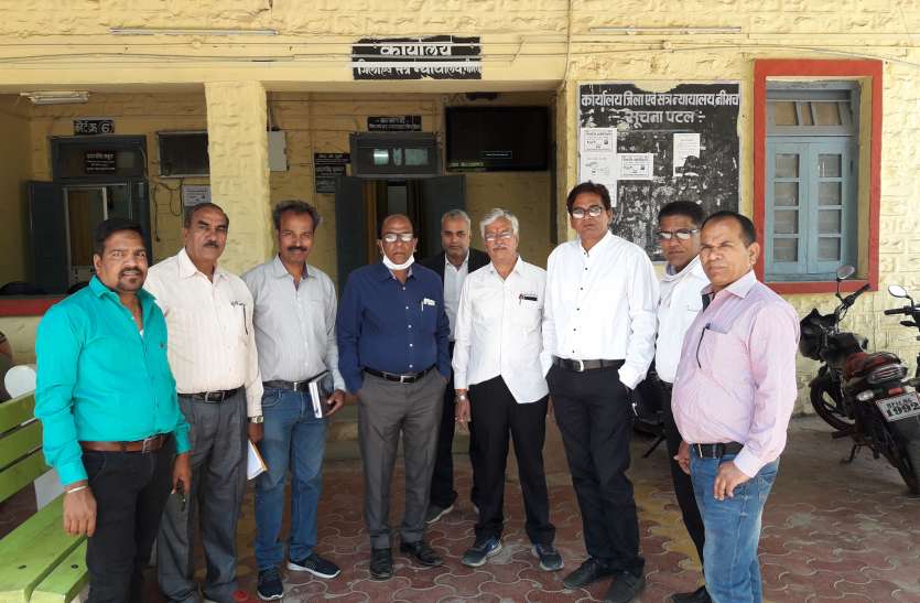 कोरोना के चलते हाई कोर्ट के जारी आदेश सिर्फ जरूरी कार्य ही होंगे न्यायालयों में कोरोना के चलते हाई कोर्ट के जारी आदेश सिर्फ जरूरी कार्य ही होंगे न्यायालयों में