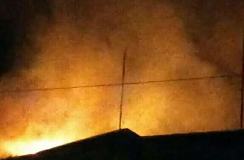 Explosion in ofk,jabalpur,filling of Section 2 magnesium powder बारूद में धमाका, उड़ गई पूरी बिल्डिंग