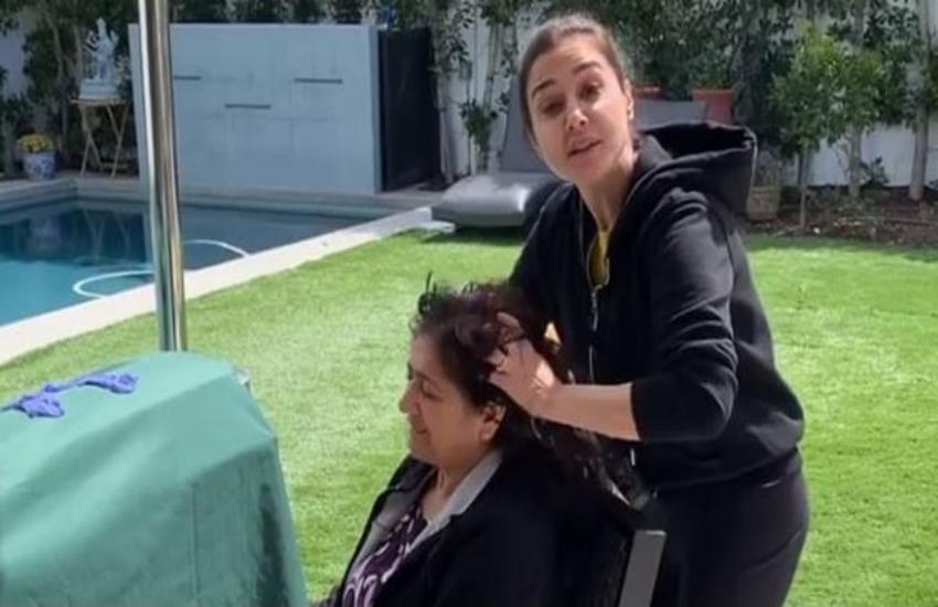 Actress Preity Zinta Giving Head Massage To Her Mom See The Video