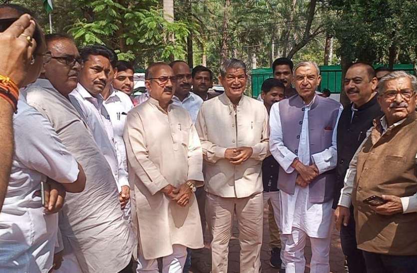 rawat.jpg पूर्व सीएम हरीश रावत और पूर्व केंद्रीय मंत्री पवन बंसल पहुंचे कैबिनेट मंत्री बृजेन्द्र सिंह राठौर के निवास