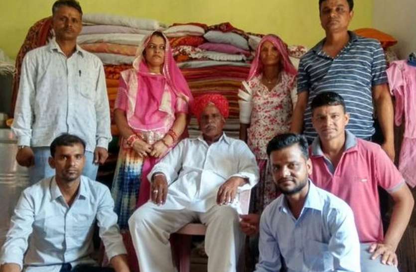 पिता थे चतुर्थश्रेणी कर्मचारी, पांच बेटे बन गए शिक्षक पिता थे चतुर्थश्रेणी कर्मचारी, पांच बेटे बन गए शिक्षक