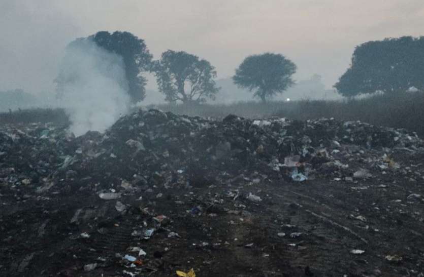 Where to dump garbage collected in the city, cannot find a safe place शहर का एकत्रित कचरा कहां करें डंप, नहीं मिल पा रहा सुरक्षित स्थान
