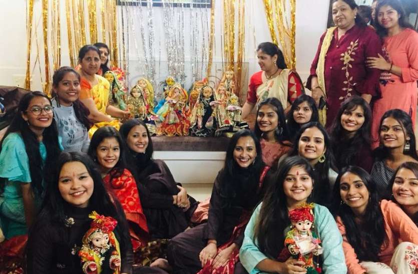 इण लहरिया रा नौसौ रुपिया रोकड़ा सा... इण लहरिया रा नौसौ रुपिया रोकड़ा सा...