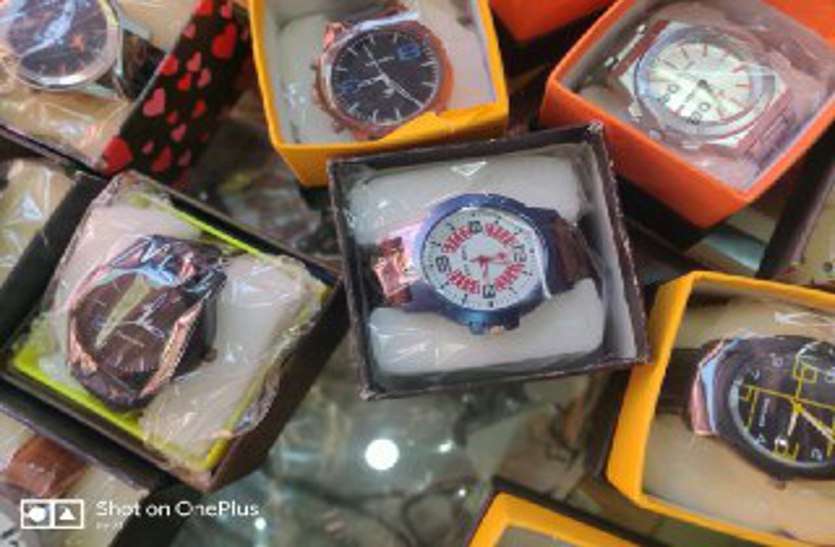 Fake watches सावधान: कहीं आप भी ब्रांडेड के नाम पर नकली चश्मा और घड़ी तो नहीं खरीद रहे