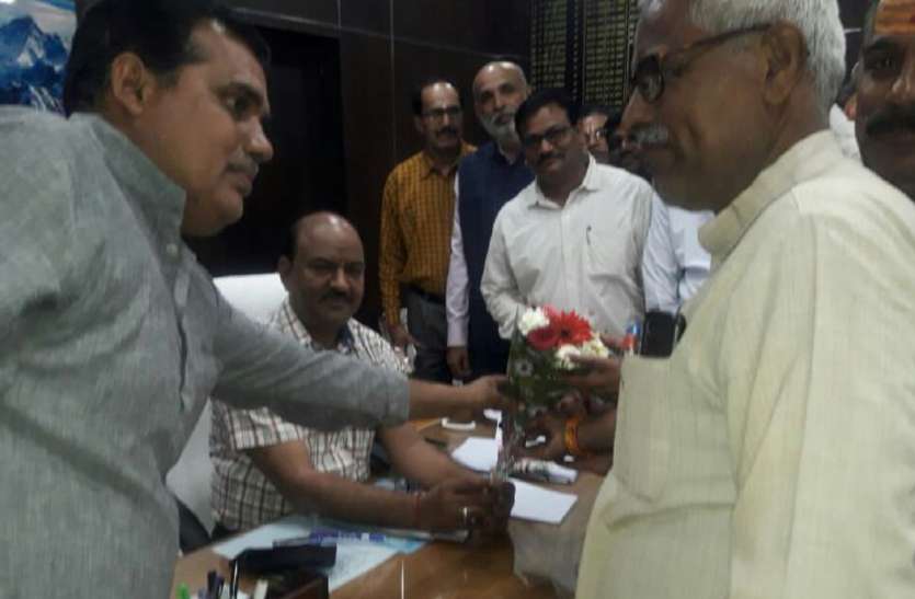 Problems of employees will be resolved immediatelyकर्मचारियों की समस्याओं का तत्काल होगा निराकरण कर्मचारियों की समस्याओं का तत्काल होगा निराकरण